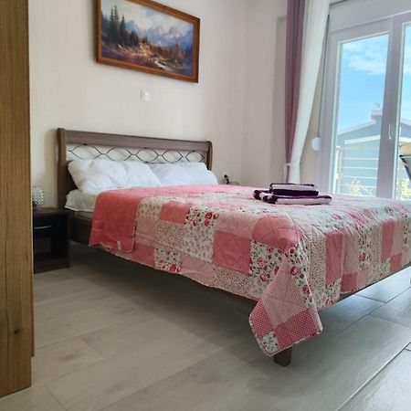 Lilli Deluxe Apartment Никити Екстериор снимка